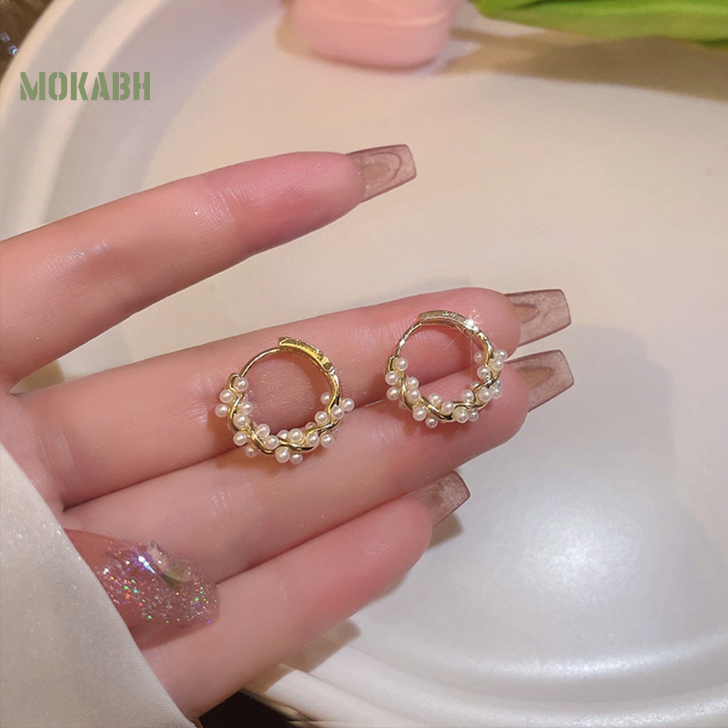 1 Đôi Bông Tai Tròn Đính Ngọc Trai Nhân Tạo Kiểu Dáng Sang Trọng Dành Cho Nữ