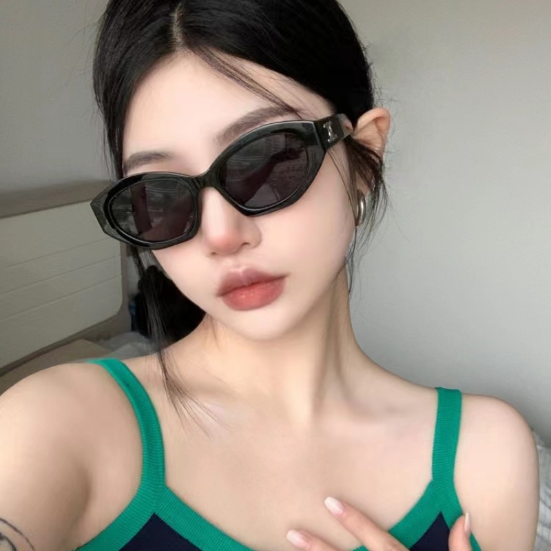 (KIQI-FASHION) COD Kính Mát Thời Trang Hàn Quốc Chống Tia UV Cho Nam Và Nữ