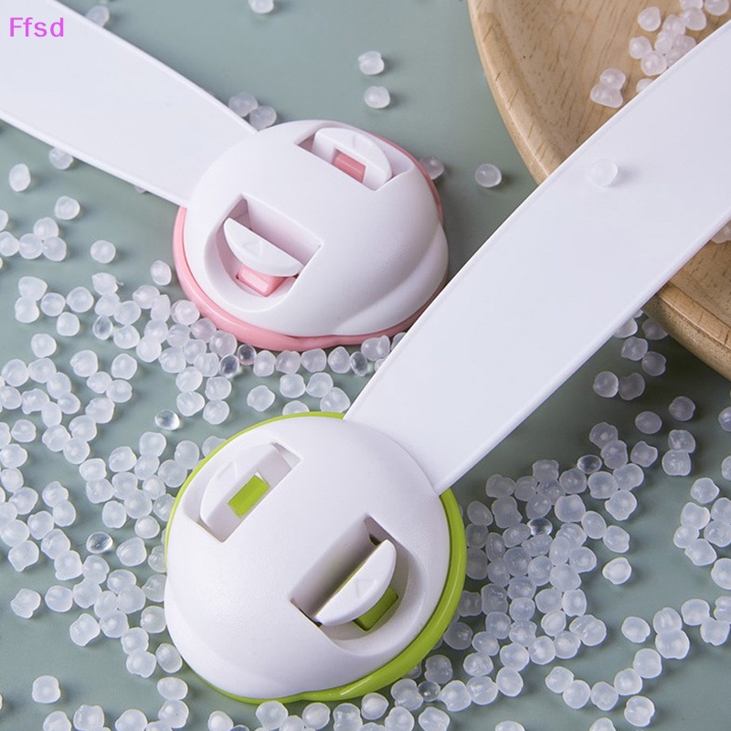 1 Khóa Cửa Tủ Lạnh / Ngăn Kéo Tủ Lạnh Bằng Nhựa Chống Kẹp Đa Năng Bảo Vệ An Toàn Cho Bé