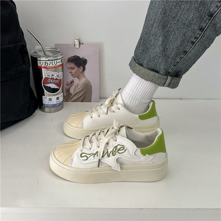 Giày Thể Thao Vải Bạt Mũi Vỏ Sò Thêu Chữ Phong Cách Hong Kong Cho Nữ