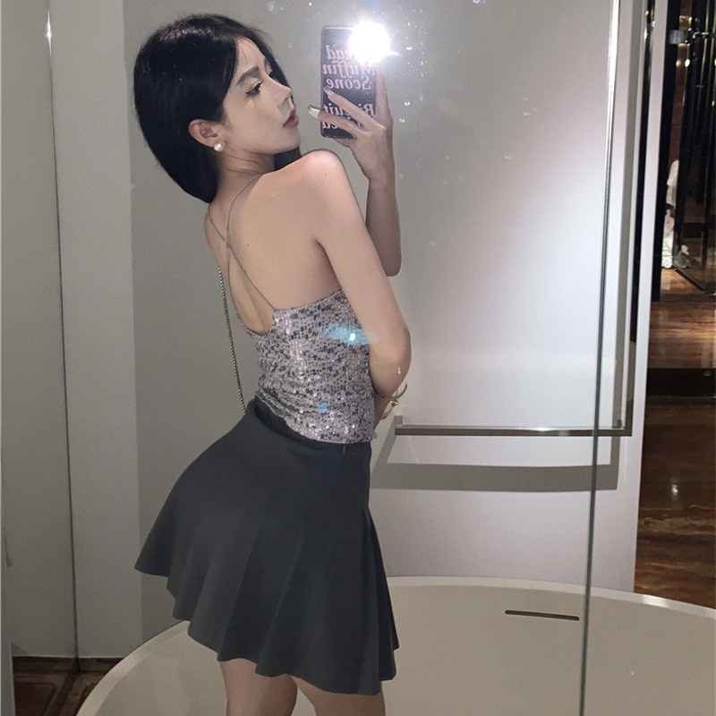 Áo Hai Dây Cổ Chữ V Đính Kim Sa Lấp Lánh Phong Cách Quyến Rũ