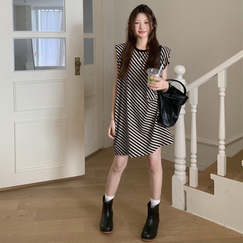Đầm Thun Sát Nách Cổ Tròn Hoạ Tiết Kẻ Sọc Thiết Kế Dáng Rộng Thoải Mái
