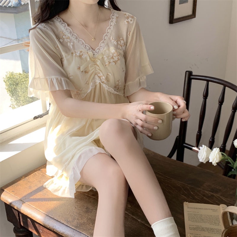 Bộ Đồ Ngủ Tay Ngắn Phối Ren Mỏng Thời Trang Mùa Hè Xinh Xắn Cho Nữ