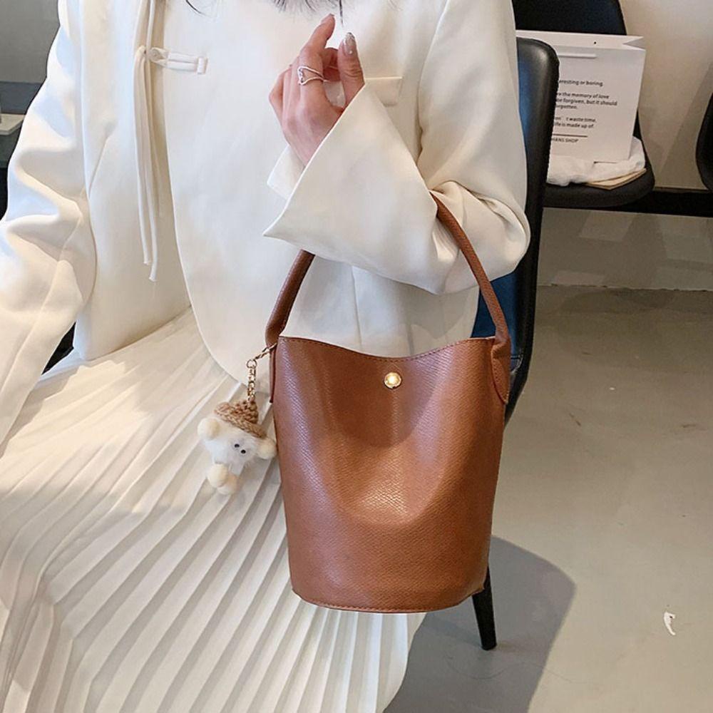 Túi Đeo Chéo Daanes Hình Tròn Cỡ Lớn Bằng Da Phối Vải Lông Mềm Mại Thời Trang Sang Trọng Cho Nữ