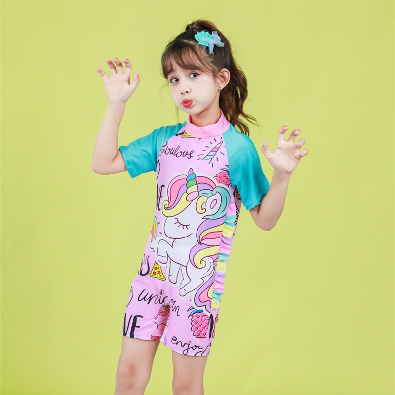 Đồ bơi bé gái, liền thân tay ngắn chất vải co giãn bao gồm nón bơi họa tiết kỳ lân phù hợp cho bé từ 14kg đến 30kg