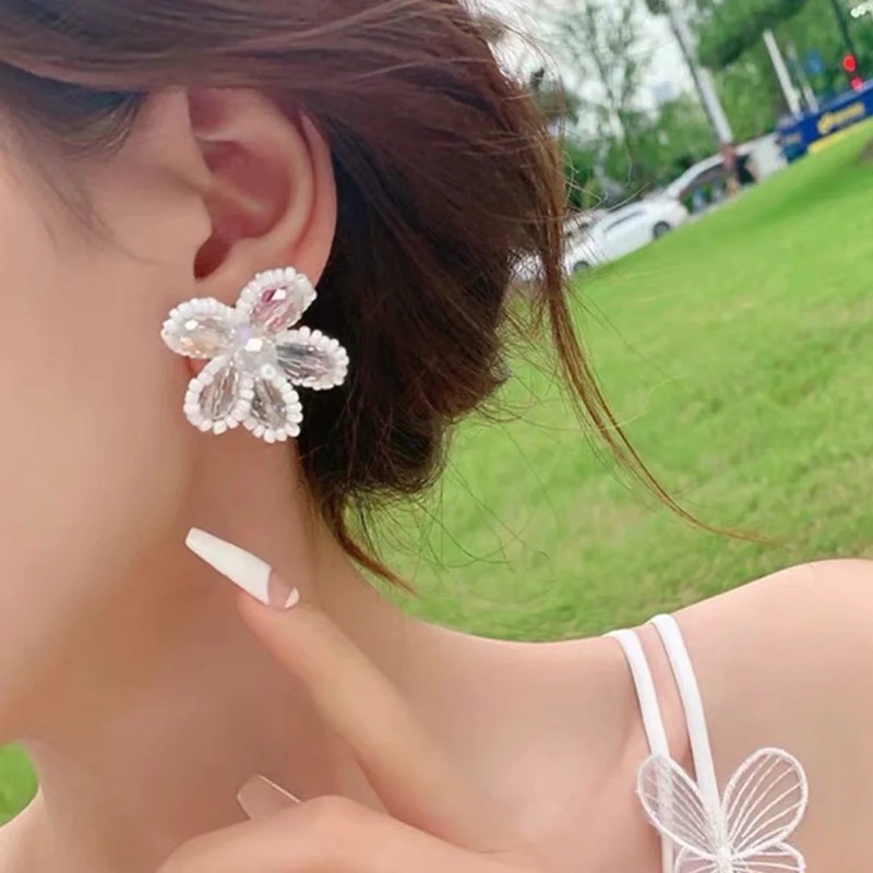 Đôi Khuyên Tai Hình Hoa Đính Ngọc Trai Nhân Tạo Thời Trang