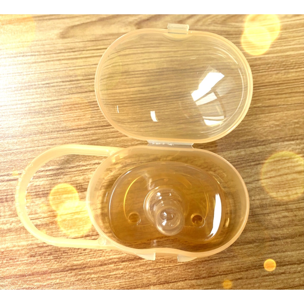 Núm Ti Giả Bằng Silicon Siêu Mềm Cho Bé Sơ Sinh Kèm Hộp Đựng