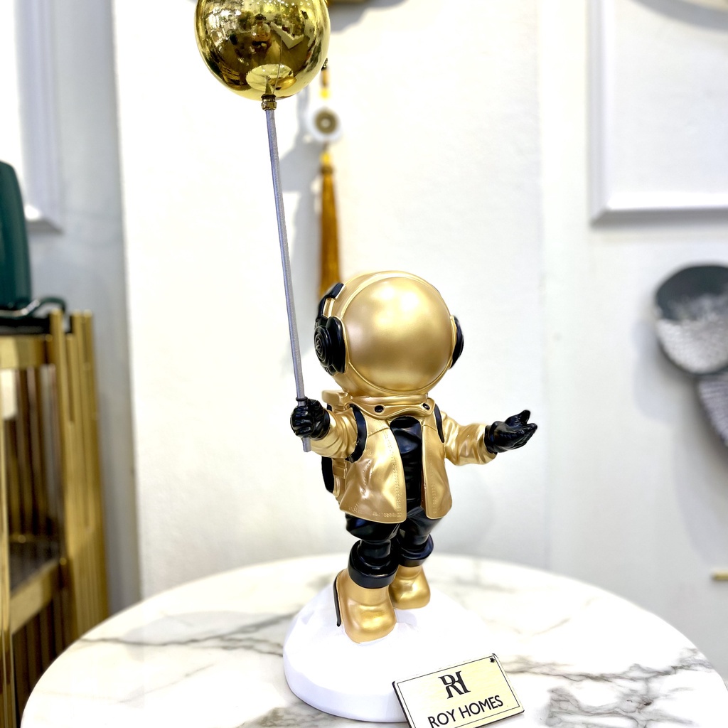 Decor Phòng Khách "Phi Hành Gia Cầm Bóng" đựng mỹ phẩm trái cây trang trí, làm quà tặng sinh nhật khai trương nhiều