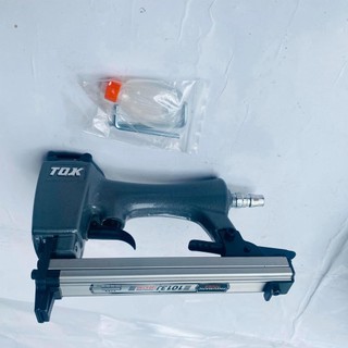 Súng bắn đinh gỗ j1013. tok. súng bắn đinh gỗ j1013. tok- dùng hơi khí nén