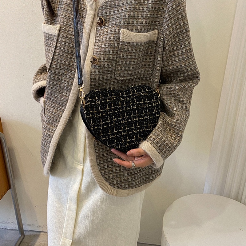 Túi Đeo Chéo Vai Hình Trái Tim Sang Trọng Dành Cho Nữ