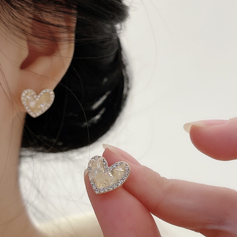 Khuyên Tai Hình Trái Tim Đính Đá Pha Lê Phong Cách Mới Cho Nữ