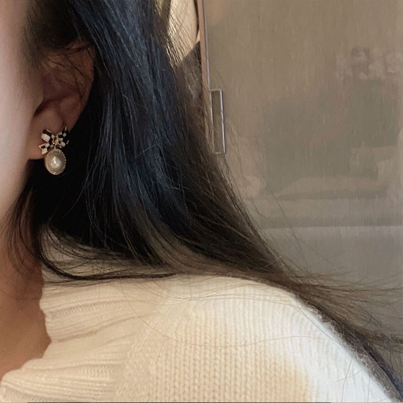 Bông Tai Mạ Bạc 925 Hình Nơ Đính Ngọc Trai Trắng Đen Sang Trọng