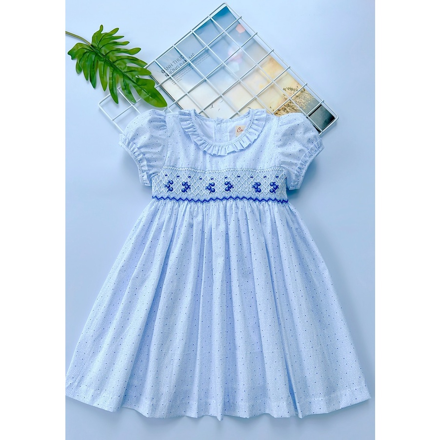 Đầm smock hoa cho bé gái.