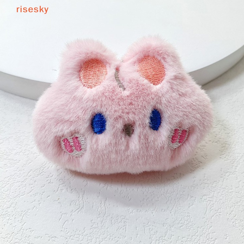 Ghim Cài Áo Hình Gấu / Dâu Tây Phủ Lông Dễ Thương Thời Trang Cho Nữ Và Trẻ Em