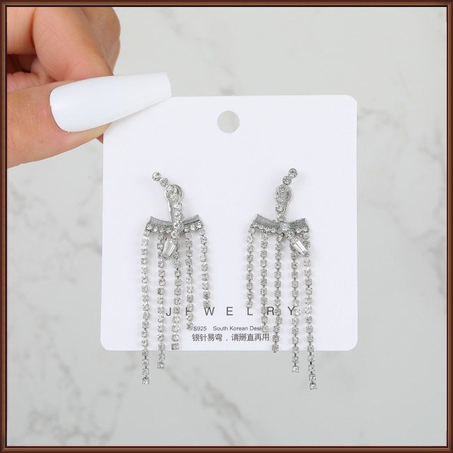 Khuyên Tai Tua Rua Đính Đá Thời Trang Sang Trọng Cho Nữ