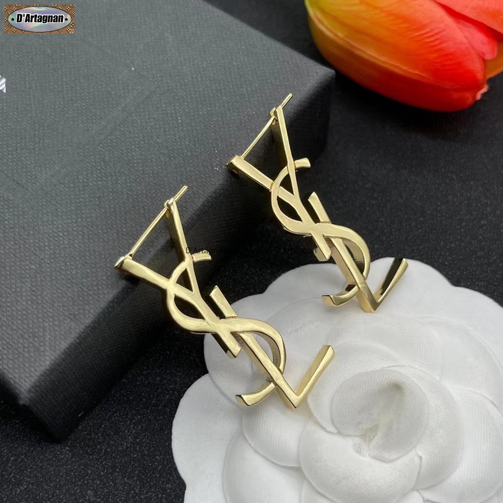 'TOP'YLOGO LE CASSANDRE Bông tai bằng kim loại vàng Logo Mặt dây chuyền Stud Bông tai bằng đồng mạ vàng với thép in Hàn Quốc 2023 Mô hình mới tái tạo không phai 925 bông tai kim bạc cho phụ nữ