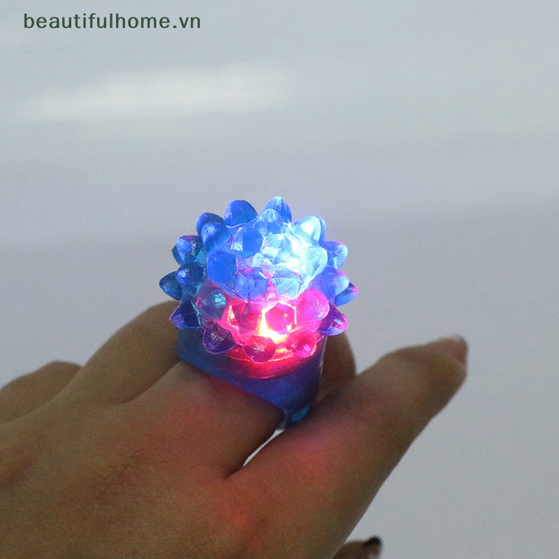 [beautifulhome] Set 2 Nhẫn Đồ Chơi Có Đèn LED Phát Sáng Trong Bóng Tối Hình Hoạt Hình Dành Cho Trẻ Em [beauty]