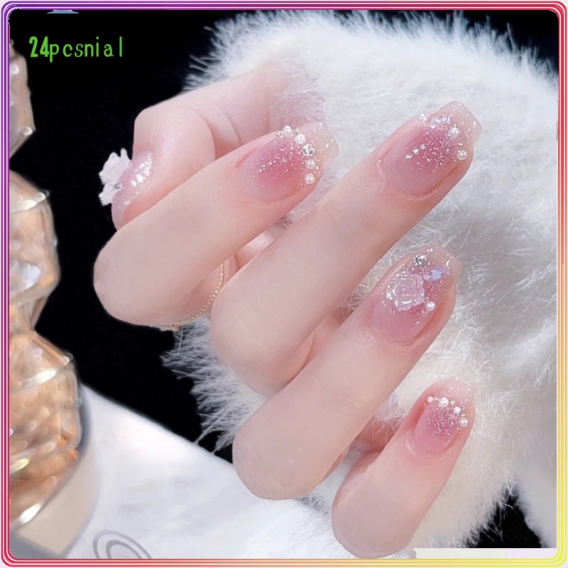 Móng Tay Giả Đính Hoa Trà Và Ngọc Trai Lãng Mạn