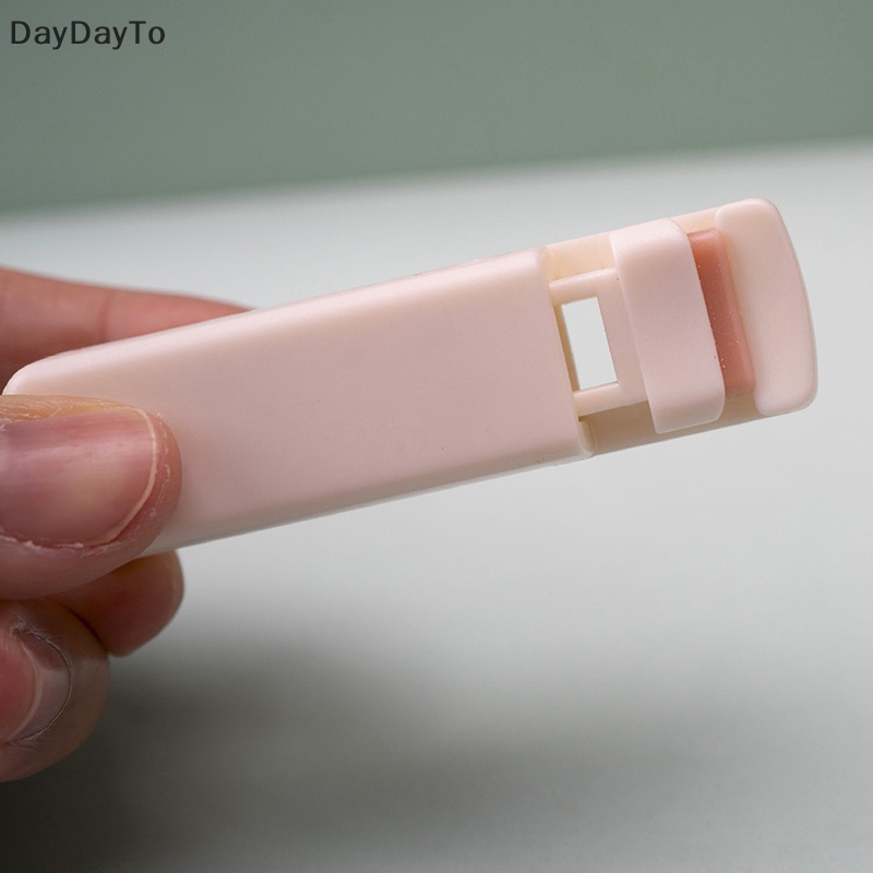 Dụng Cụ Bấm Cong Mi Daydoyto Chuyên Nghiệp Chất Lượng Cao