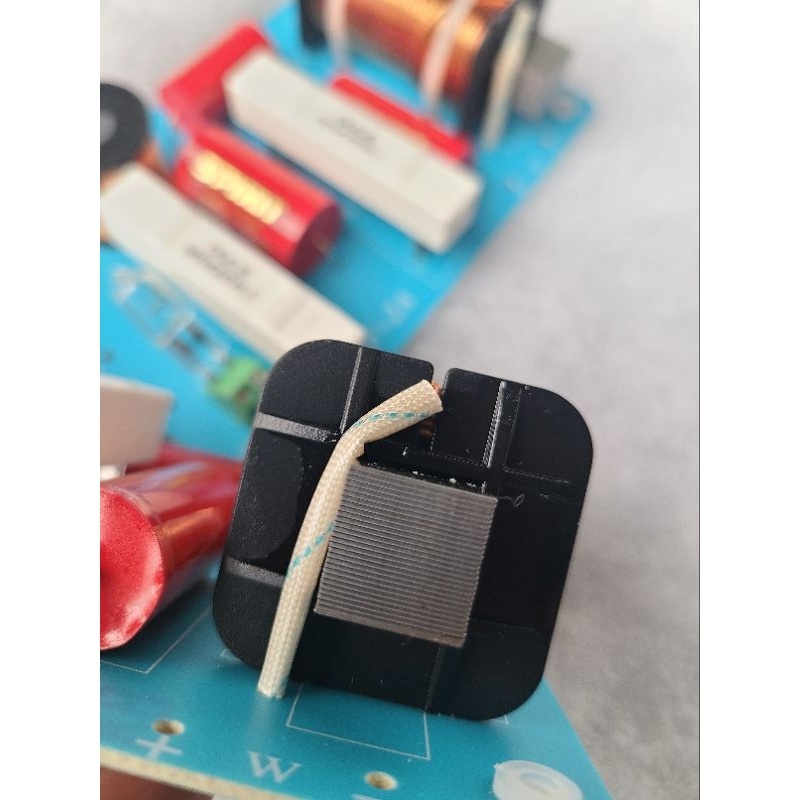 Mạch phân tần f2a công suất lớn dùng cho bass 20,25,30,40,coil 76,giá trên là 1 mạch