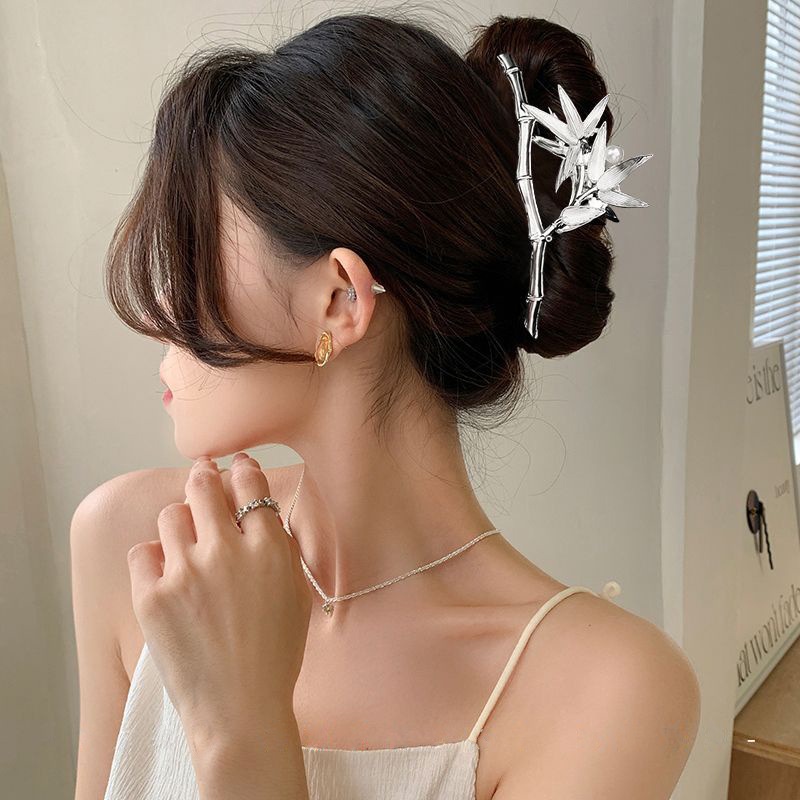 Kẹp Tóc Kim Loại Hình Cá Mập Màu Bạc Thời Trang
