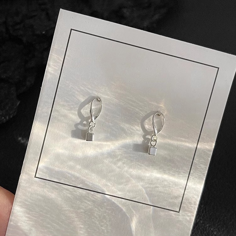 Khuyên Tai Hình Khối Lập Phương Màu Bạc Phong Cách Hàn Quốc Cho Nữ