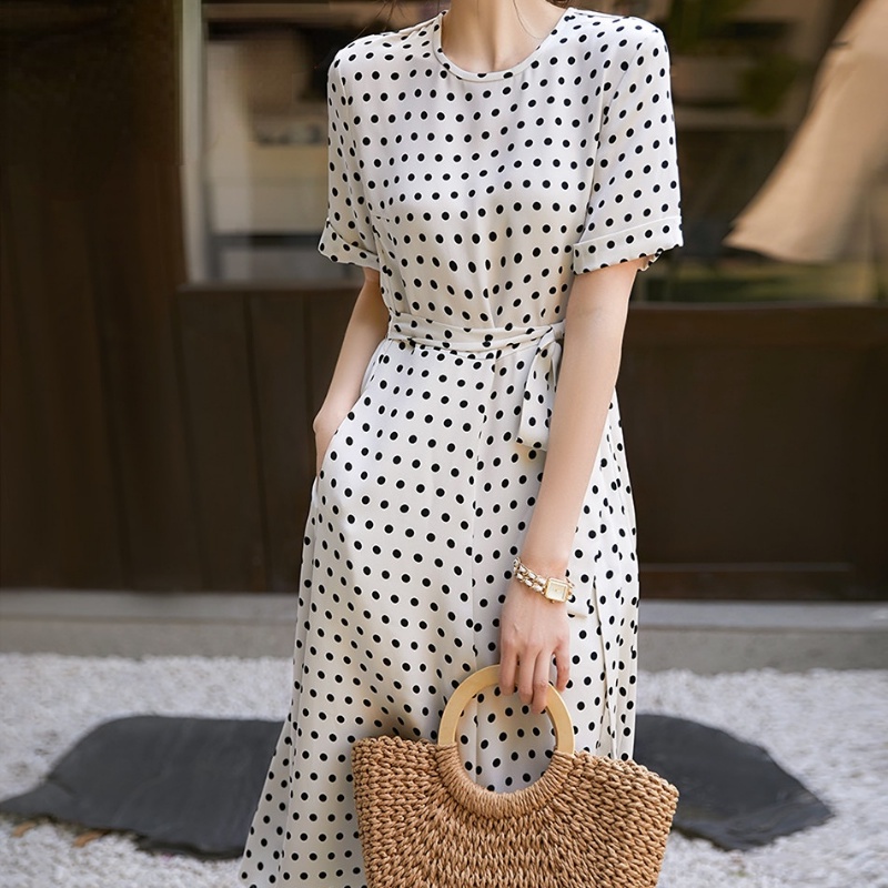 Đầm Lụa Cột Dây Họa Tiết Chấm Bi Ngọt Ngào Thanh Lịch Cho Bạn Gái Q