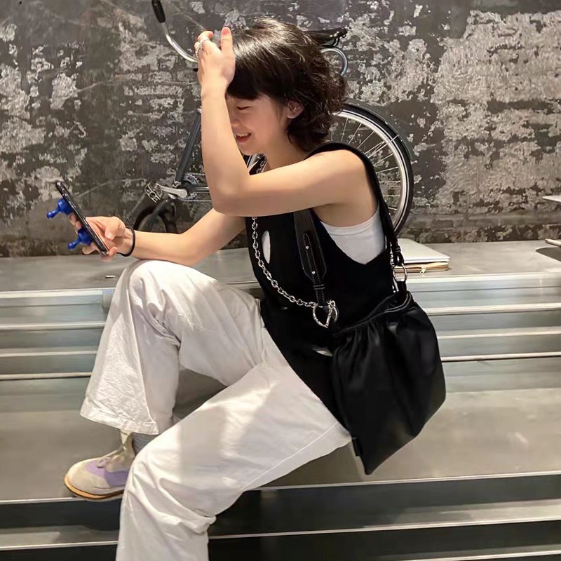 Túi Xách Xếp Ly Phối Dây Xích Đeo Vai Cá Tính Cho Nữ