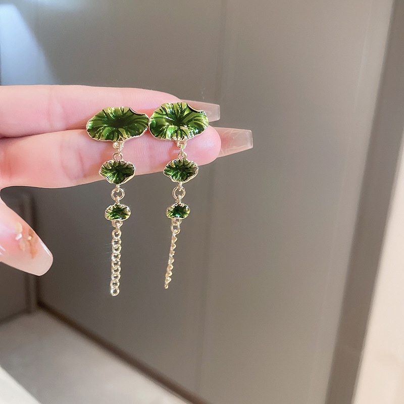 Bông Tai Dáng Dài Hình Lá Sen Màu Xanh Lá Cây Cổ Điển Cao Cấp Thời Trang Cho Nữ