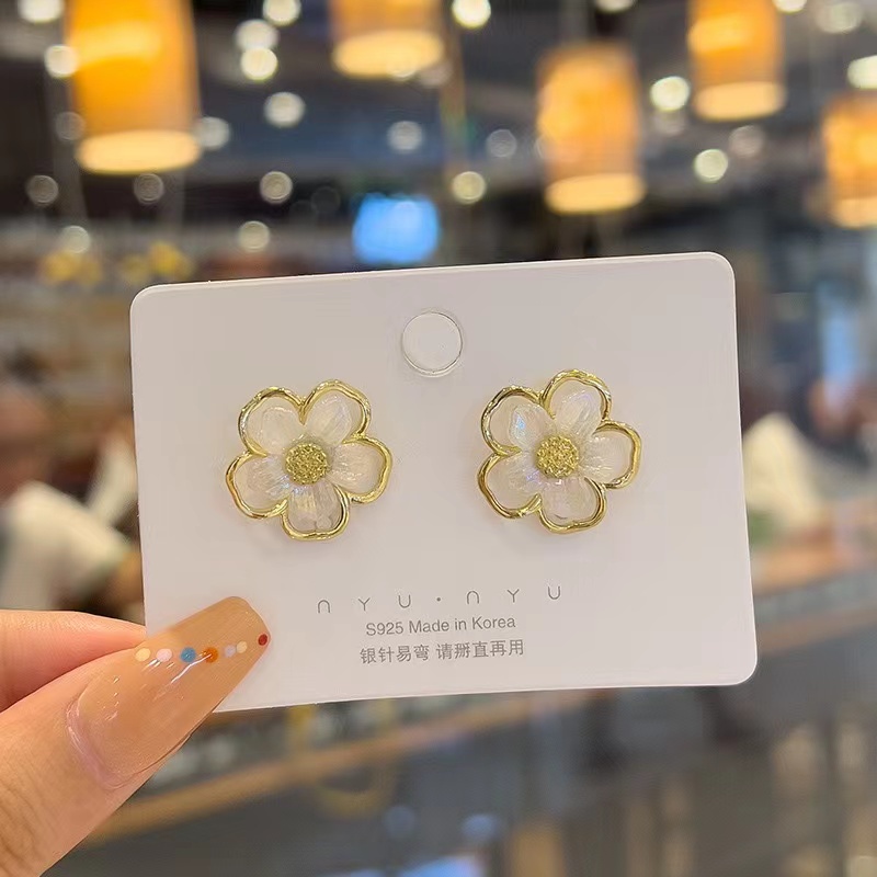 Bông Tai Hình Hoa Bằng Nhựa Resin Phong Cách Hàn Quốc Thời Trang Cho Nữ