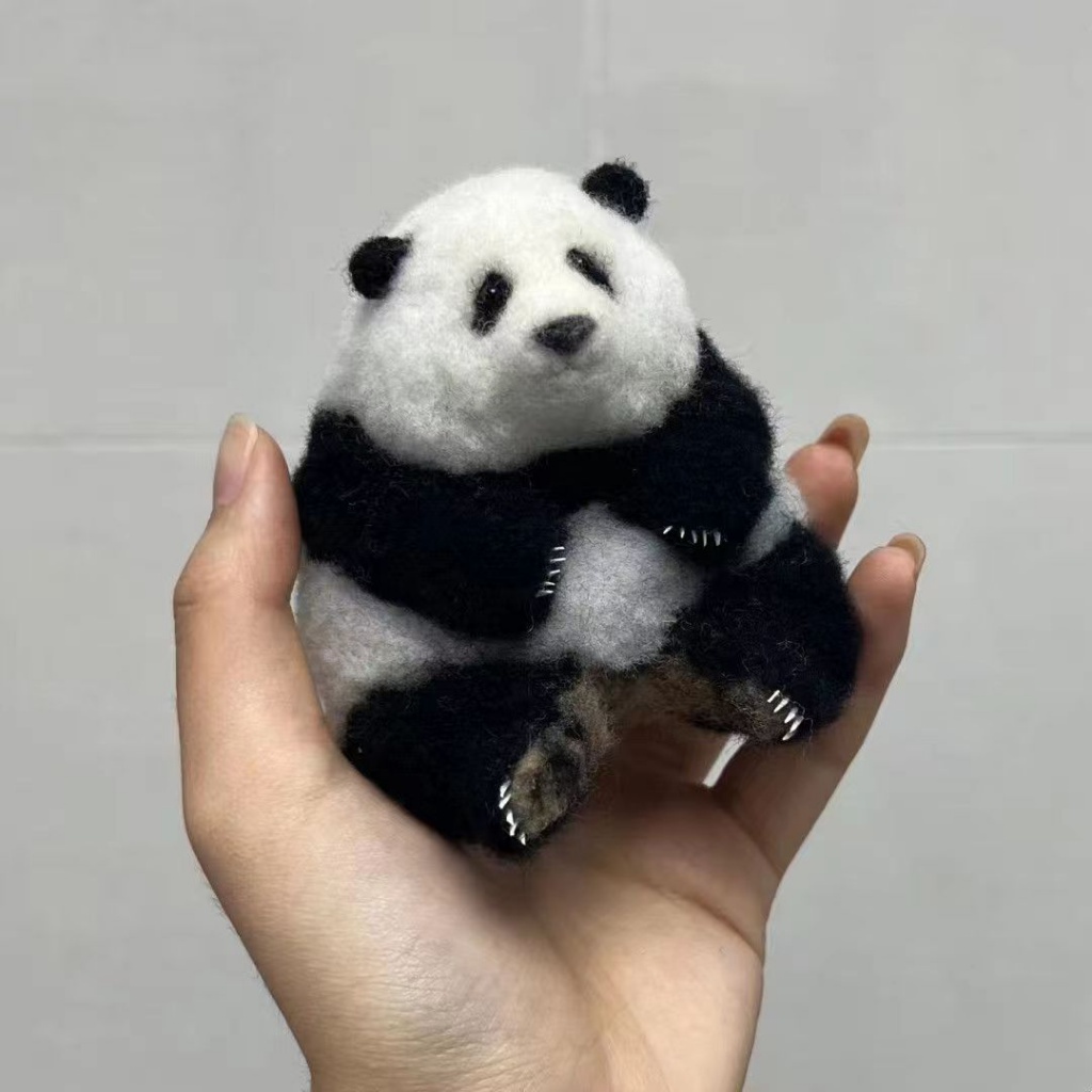 Mặt Dây Chuyền Hình Gấu Trúc Bằng Len Dễ Thương