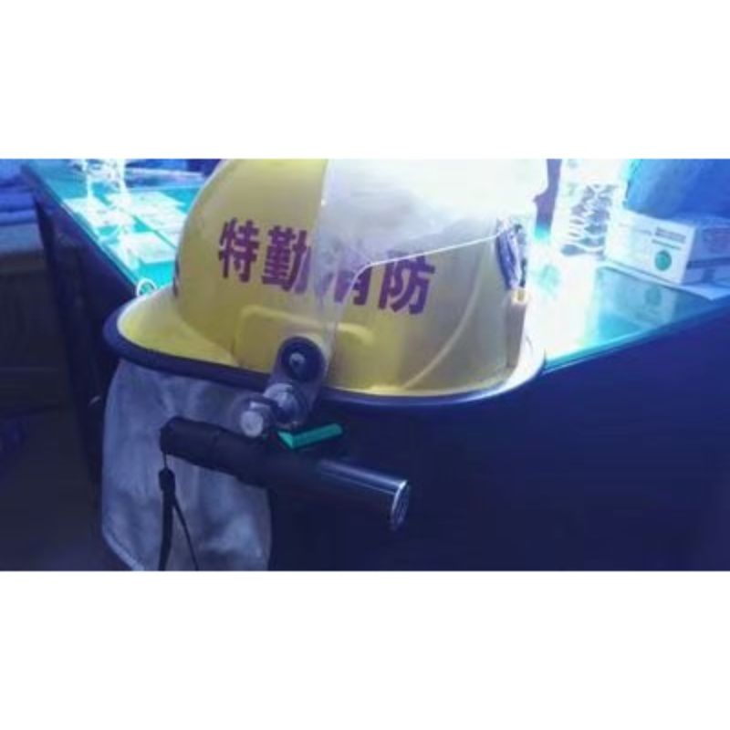 Thẻ Đèn Pin Kẹp Mũ Bảo Hiểm Tiện Dụng