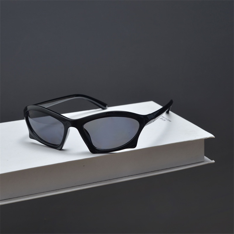 Kính Mát Phong Cách Punk Âu Mỹ Cổ Điển Cá Tính Dùng Làm Đạo Cụ Chụp Ảnh Đường Phố Cho Nam Và Nữ