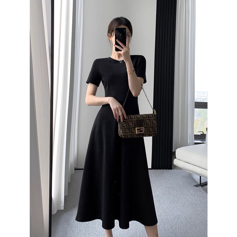 Đầm Thun Gân G.u