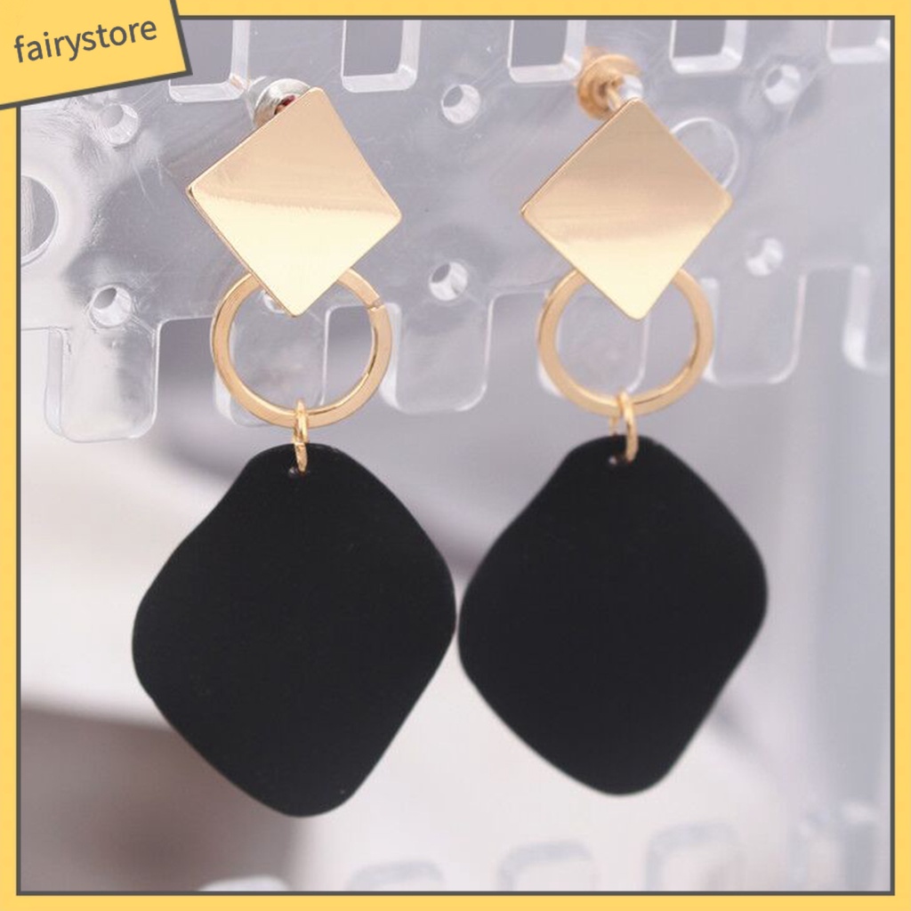 1 Đôi Bông Tai Hợp Kim Dáng Dài Họa Tiết Hình Thoi Màu Sắc Tương Phản Dành Cho Nữ