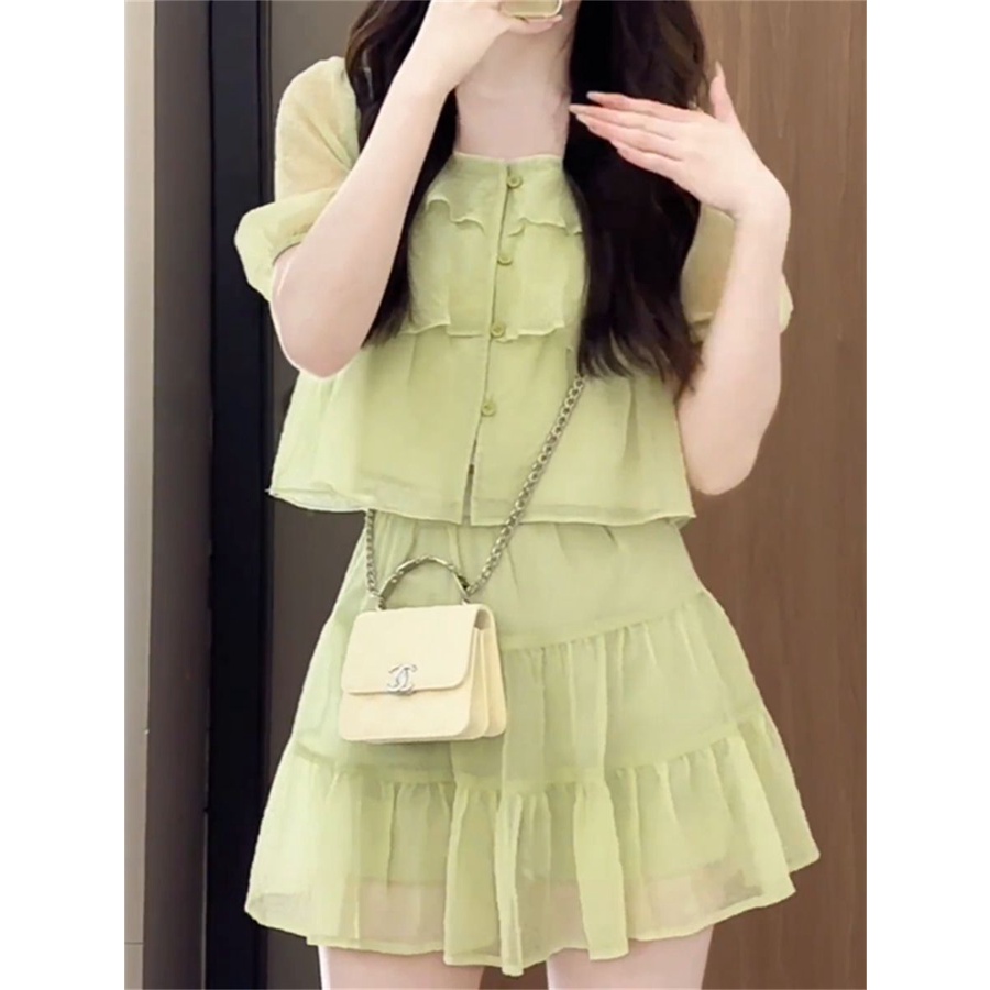 Set Áo Kiểu Cổ Vuông Phối Bèo Và Chân Váy Ngắn Thời Trang Hong Kong Cao Cấp Cho Nữ