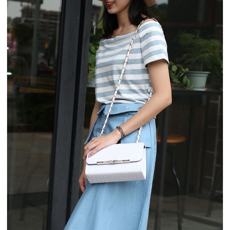 Túi Đeo Chéo Một Mảnh Phối Dây Xích Thời Trang Mùa Hè Dễ Phối Đồ Dành Cho Bạn Nữ