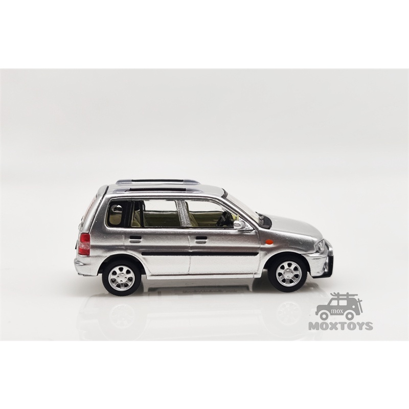 Mô Hình Xe Hơi Mazda 1994 Demio Đỏ / Bạc Tỉ Lệ 1 / 64