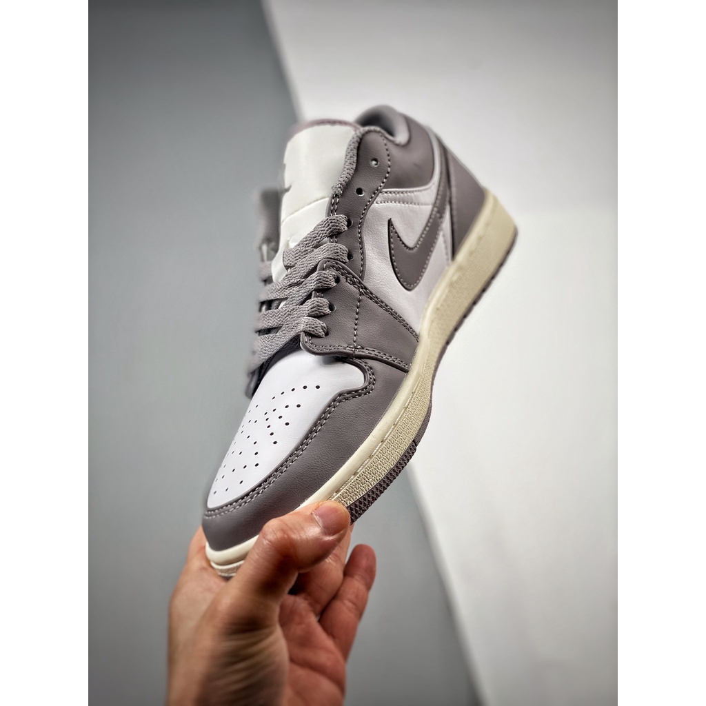 （Sản phẩm chính hãng）Giày chạy bộ Nike Air Jordan 1 Low xám trắng 100% nguyên bản