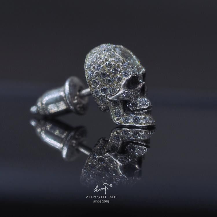 Bông Tai Hình Đầu Lâu Đính Kim Cương Giả Thiết Kế Mới Cao Cấp Thời Trang