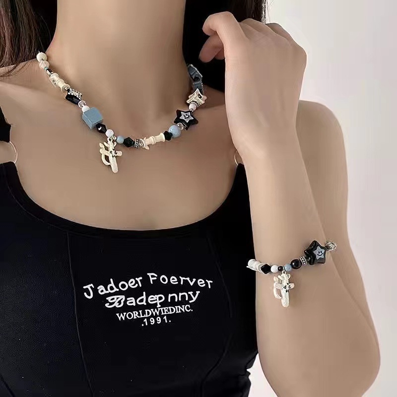 Dây Chuyền Chuỗi Hạt Tròn Và Ngôi Sao Năm Cánh