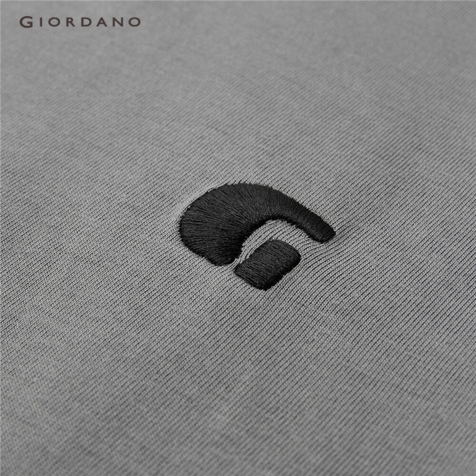 Áo thun cotton GIORDANO 01023825 tay dài thêu chữ cho nam