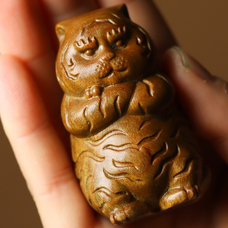 Hổ Chubby Bằng Gỗ Đàn Hương Dễ Thương Dùng Trang Trí Bàn