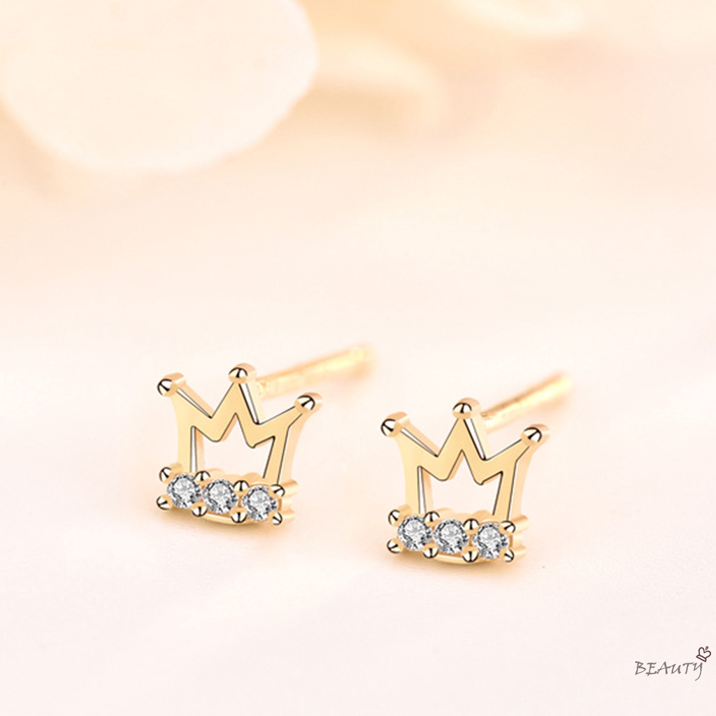 Bông Tai Đinh Tán Mạ Điện Đơn Giản Và Tinh Tế Với Váy Trơn Hoặc Áo Sơ Mi