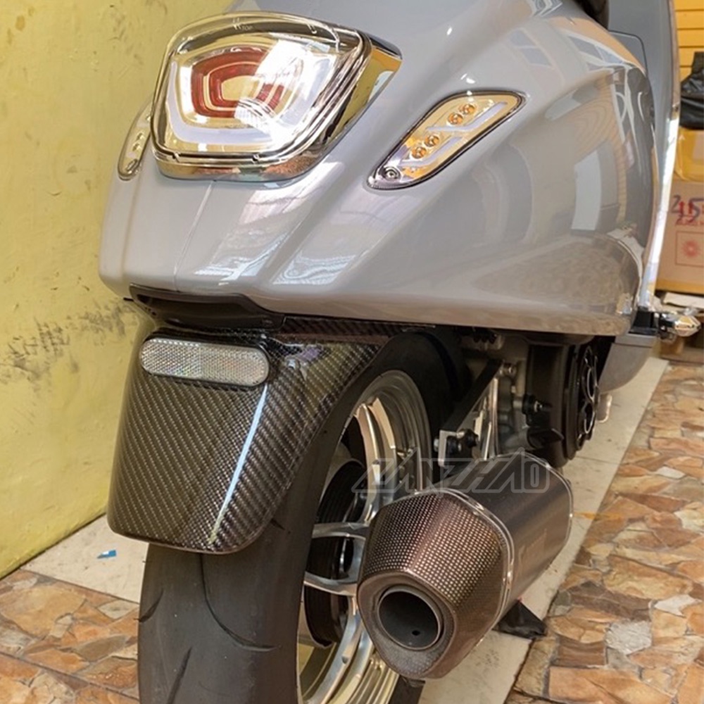 1 Miếng Phản Quang Cho Vespa