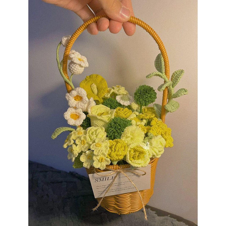 Giỏ Hoa Hồng Đan Len Thủ Công Dùng Làm Quà Tặng Valentine