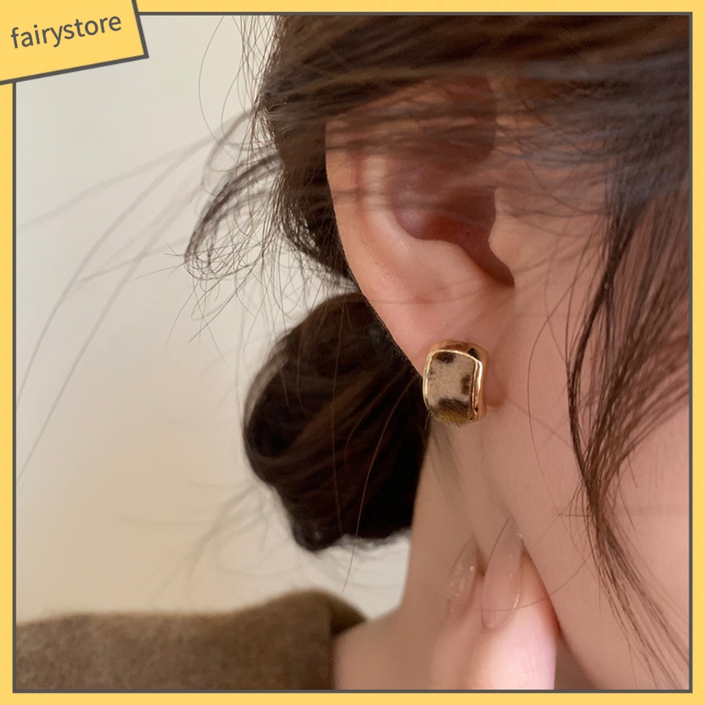 1 Đôi Bông Tai Đinh Tán Mini Siêu Nhẹ Không Phai Màu Phong Cách Retro Thời Trang Cho Nữ