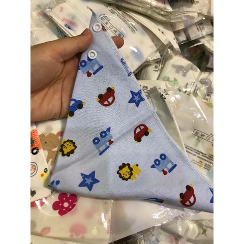 Yếm Tam Giác Ăn Dặm Cotton Cài Nút Nhẹ Tênh Họa Tiết Dễ Thương Cho Bé embe.s