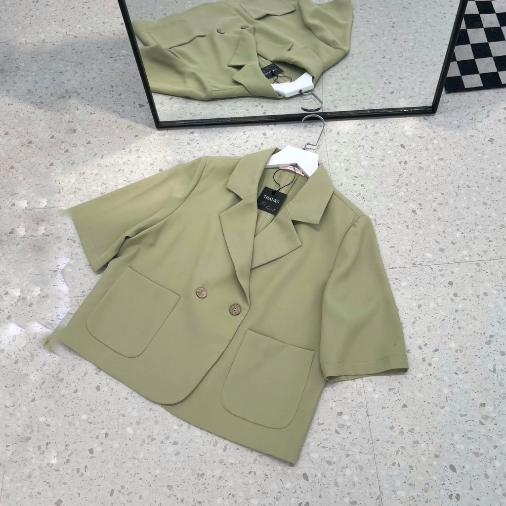 Áo blazer lửng cộc tay cúc dừa vạt cong H211