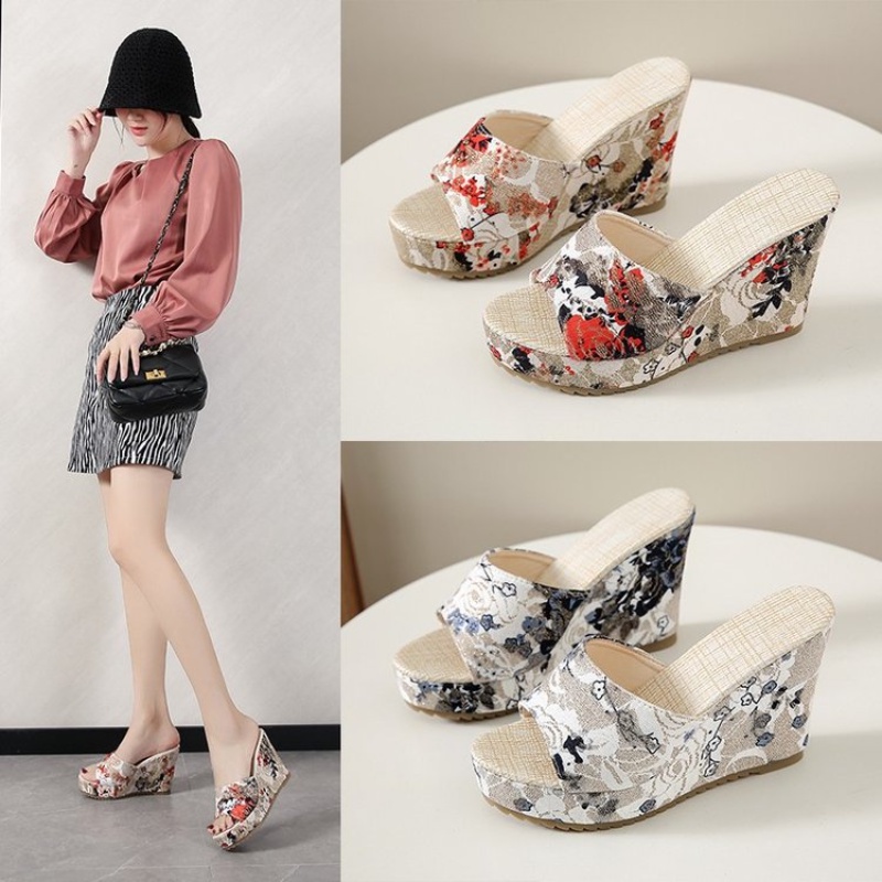 Dép Sandal Đế Xuồng Thời Trang Dành Cho Nữ